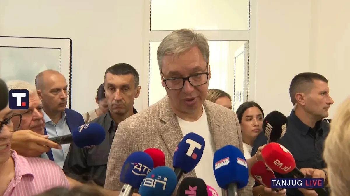 Vučić u Topličkom okrugu: "Kakve su to bitange, nisu ljudi! Pravi se blasav i komandant KFOR-a i ostali! Večeras šaljem pismo Ruteu" (VIDEO)