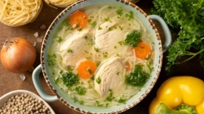 Domaća pileća čorba greje dušu i telo: Recept koji valja zapisati