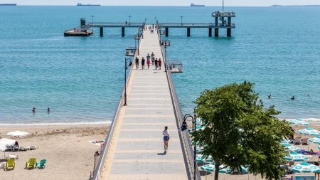 Do juče ga skoro niko nije pominjao, a sada svi žele da ga posete - ima ružičasto jezero i kilometre plaža