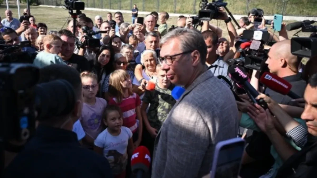 Posle 50 godina rade se putevi u Kuršumliji! Vučić obećao: Radiće se i put ka Grabovnici kao istare drvene bandere za struju