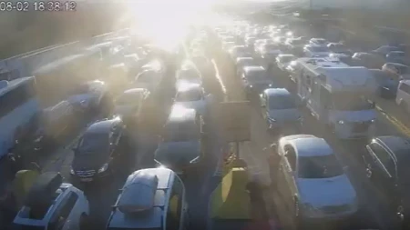 Na granicama je pakao, i to u svakom smislu! Igla nema gde da padne, stoji se satima