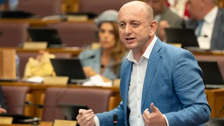 Brutalan odgovor Kneževića Spajiću: „Nemaš prijatelje, već nalogodavce“
