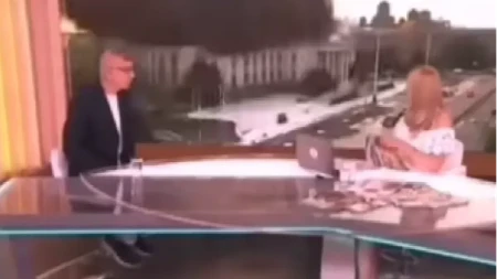 Pred kamerama se pojavilo nešto što nije smelo! Svi su skočili sa stolice kada su ovo ugledali u programu uživo!