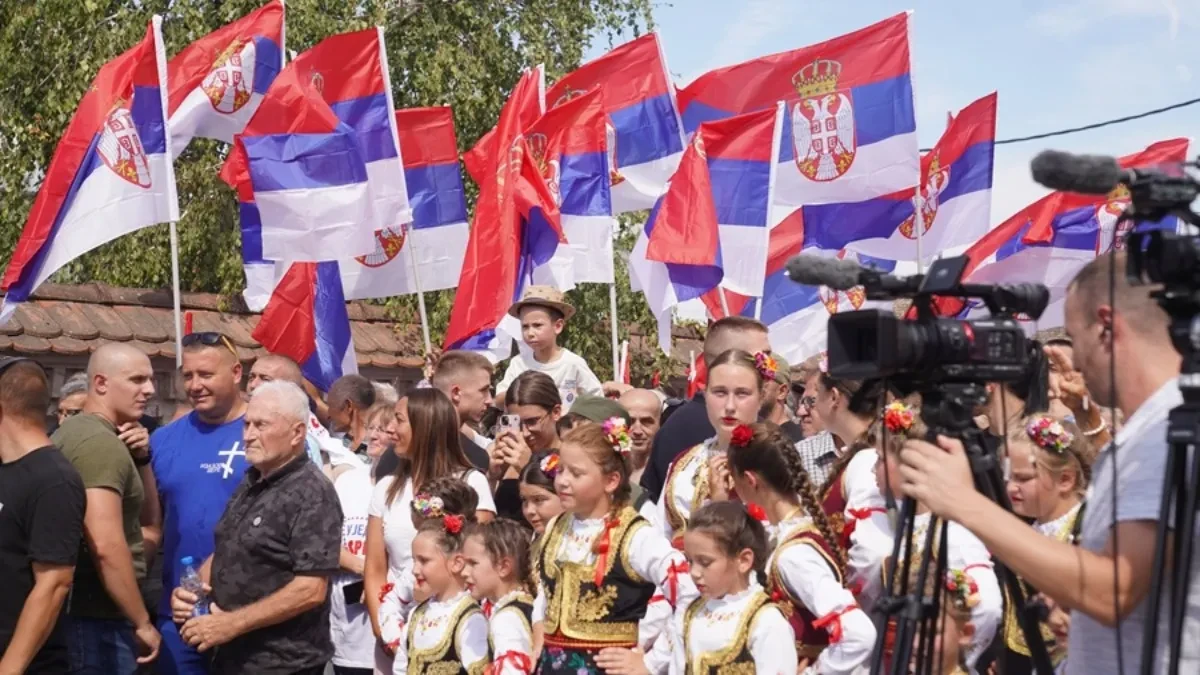 Vučić s narodom od severa do juga, blokaderi iz hlada broje uključenja!