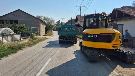 Vučić obećao pre 2 dana, danas se već radi! Počela izgradnja trotoara u Pejkovcu
