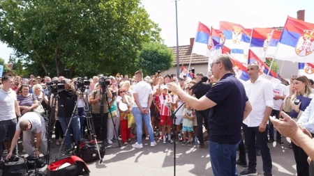 Vučić u Koceljevi, narod skandira "Aco Srbine": Trajno će osigurati snabdevanje vodom, najavio i novi put do Uba