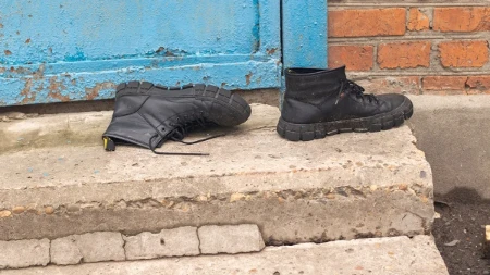Obuću nikad ne ostavljajte ovako: Mnogi rade isto, a ne znaju da unose nesreću i bolest u kuću