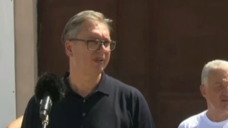 Vučić u Ubu: Kada su mi rekli da ima više od 2000 ljudi ovde, rekoh gde ste ih našli toliko po ovom suncu!