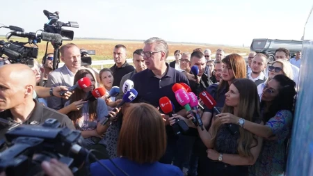 Vučić za Alo: Pogledajte koliko stranaca ima, znaju da su naši putevi najbolji