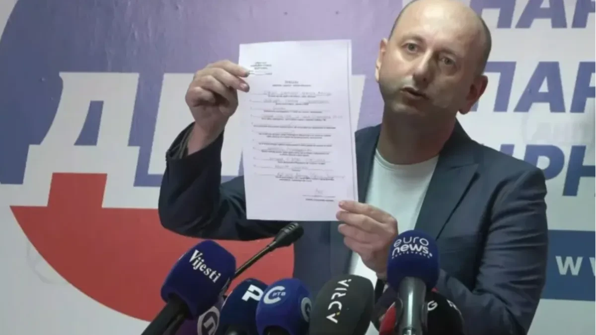 "Čiji si ti mali?" Knežević: Spajić poslao poruku da se stidi što je Srbin!