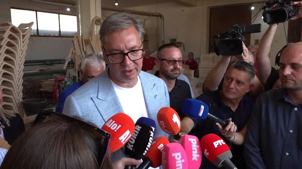 Ubrzana realizacija programa "Svoj na svome"! Vučić: Verujem da ćemo obraditi milion zahteva do januara