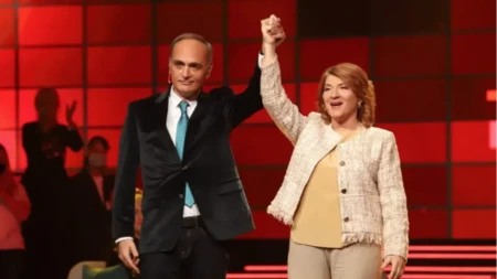 "Nas desetoro je živelo u dve sobe" Potresna ispovest naše pevačice: Mučila se, a danas uživa za sve pare