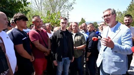 ”Totalni apsurd je sve što radi Kurti” Vučić: Razgovaraću ja sa Ruteom