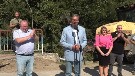 "Prvu stvar koju ću da uradim - to ću da promenim!" Vučić najavljuje veliki priliv novca u Trgovište, rešava probleme (VIDEO)