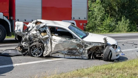 Zbog jezivog trenda na društvenim mrežama poginulo pet tinejdžera! Jurcali BMW-om u suprotnom smeru pa se zakucali u "hjundai" (FOTO)