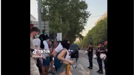 Šta se krije iza „odavanja pošte“? Posle tišine krenulo dobacivanje, sve snimljeno