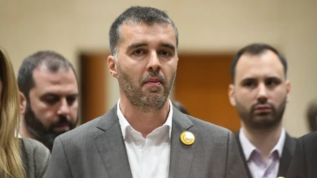 Otkrivena kompletna lista finansijera: Manojlović se nimalo ne razlikuje od "Žena u crnom"!