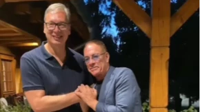 "Što se obaranja ruke tiče..." Žan Klod Van Dam sa predsednikom Srbije (VIDEO)