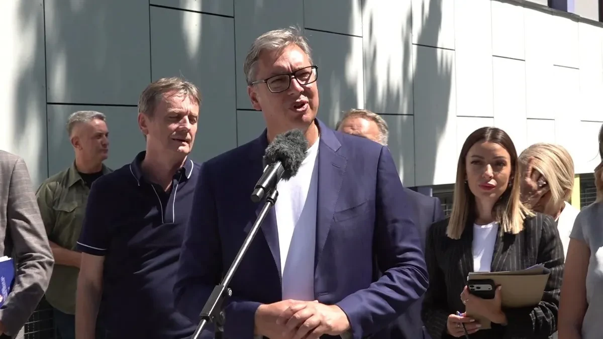 "Taj put ćemo raditi u deonicama" Vučić sa narodom u Raški: To će biti najbolja pozivnica ljudima da se vrate