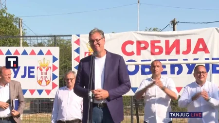 Vučić sa građanima u Kraljevu: "Na koju god stranu da krenete ići ćete auto-putem"