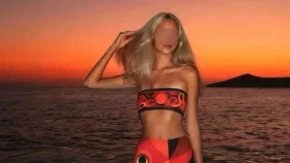 Atina Tošić se pred 18. rođendan skinula u Dubaiju: U bikiniju pokazala telo i zapalila mreže (FOTO)