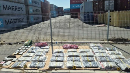 Pao diler sa tri kilograma droge: Kokain i heroin bili obeleženi koalom i oznakom „JBL“