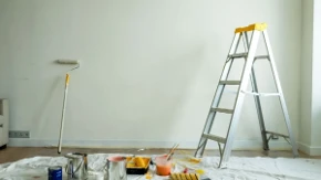 Koliko puta možete da prekrečite zid? Ako se boja ljušti, problem možda nije u farbanju