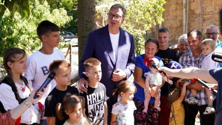 Vučić poslao moćnu poruku naciji: Istorijski izbori su pred nama, jedini siguran izbor je lista Ujedinjena Srbija