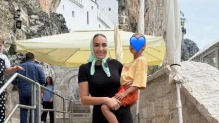 Goga Sekulić sa sinom pod Ostrogom: Pevačicin sin ima problem sa govorom, a ovako priča o bolnoj temi
