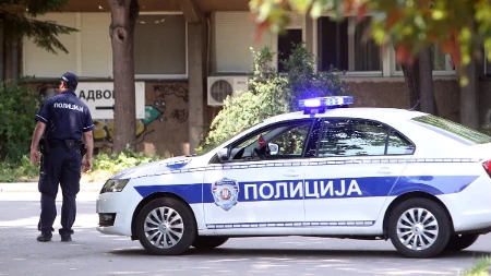 Razbijen lanac ulične prodaje narkotika u Obrenovcu: Hapšenje u kafiću, zaplenjeni droga i vagice!