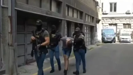 Bacio bombu na kuću na Novom Beogradu! Vratio se posle mesec i po dana, pa bacio drugu bombu (VIDEO)
