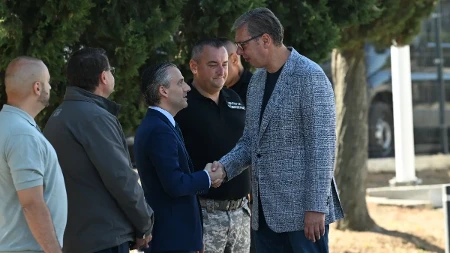Vučić u Velikoj Moštanici: Predsednik u poseti Centru za razminiranje (VIDEO)