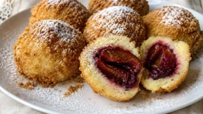Gomboce sa šljivama: Recept sa salaša iz okoline Sombora - knedle ne pucaju, a šljive čvrste i pune soka