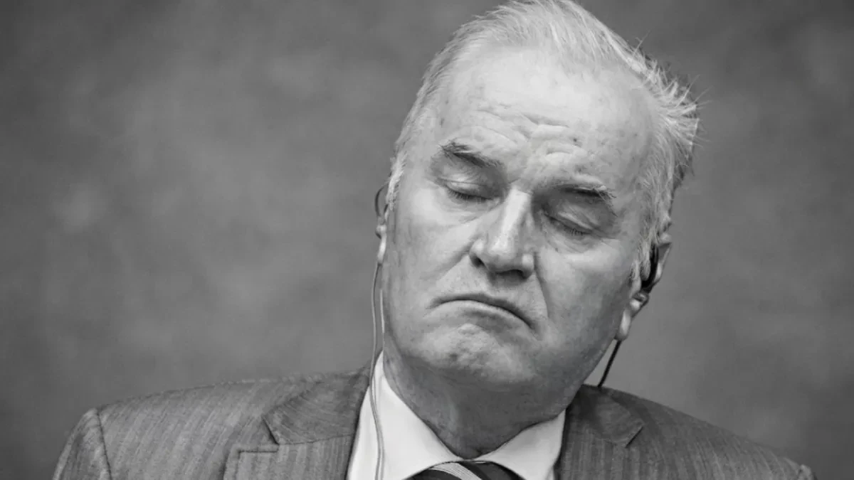 Ovako su izgledali poslednji sati Ratka Mladića na slobodi: Dva puna pištolja kraj njega, a onda je otvorio vrata policiji