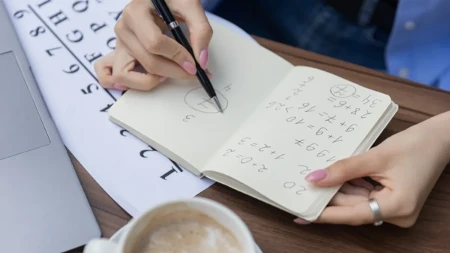 Numerolozi tvrde: Ako vam zbir datuma rođenja daje ovaj broj čeka vas težak život