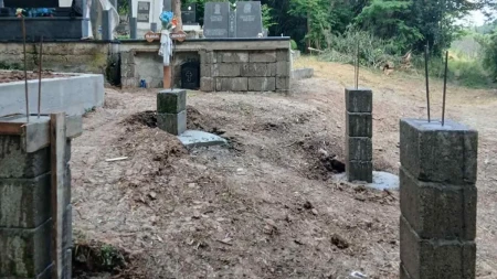 Ljubiša kupio "mercedes" da ga postavi na grob! Srbija bruji o Knjaževčaninu, već je uradio stubove (FOTO/VIDEO)
