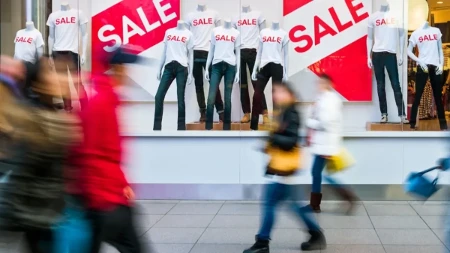 Veliki troškovi ili veliki popusti - kupovina jedne robe u avgustu pravi veliku uštedu
