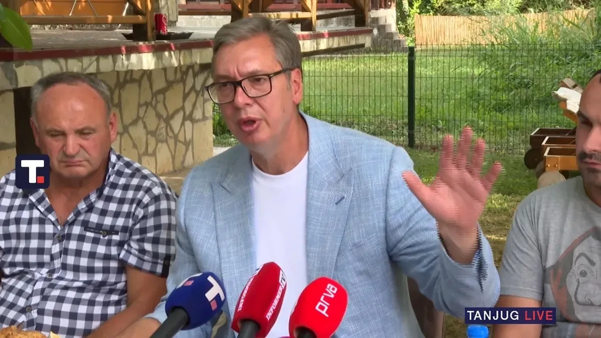 Vučić poslao poruku protivnicima: „Mislite da će da dođe neki Gonzales da vas spasava“