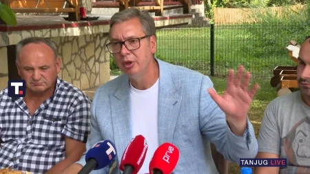 Vučić poslao poruku protivnicima: „Mislite da će da dođe neki Gonzales da vas spasava“