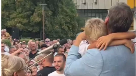 Scena iz Loznice koja je dirnula sve: Dečak čvrsto zagrlio Vučića i zaplakao
