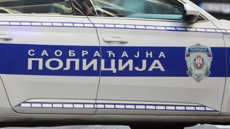 Stravična saobraćajka kod Rume: Vozilo izgorelo, strahuje se da ima mrtvih