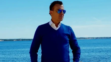 Pukla bruka u selu! Naš pevač napustio strica, ne dolazi da ga posećuje godinama: Komšije otkrile detalje