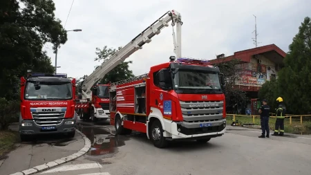 Veliki požar na deponiji kod Leskovca: Dim se širi ka selima, 18 vatrogasaca gasi vatru