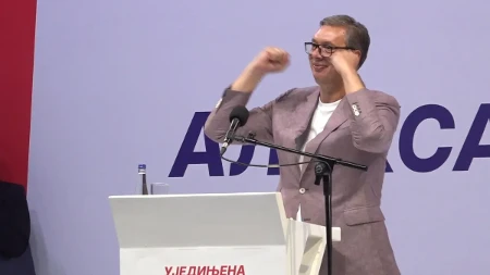 Vučić otkrio ko je, prema njemu, „spasio Srbiju“ u prethodne dve godine: Usledio ogroman aplauz