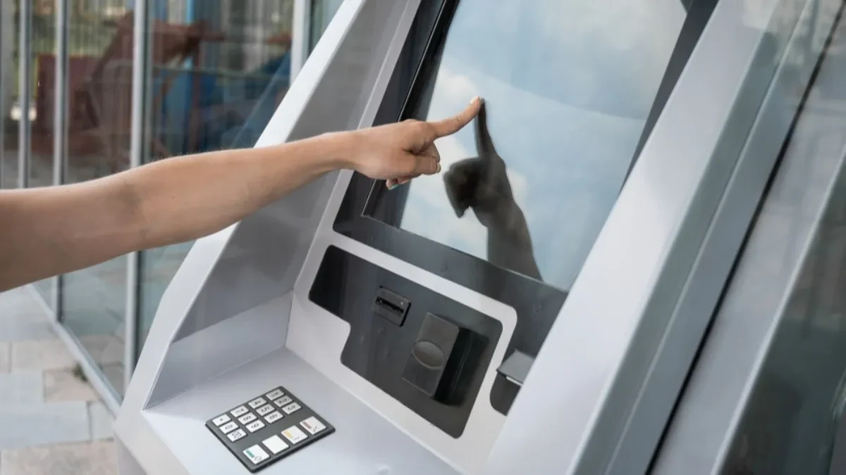 Oprez ako podižete novac sa bankomata: Neke banke uvele jednu nepopularnu meru