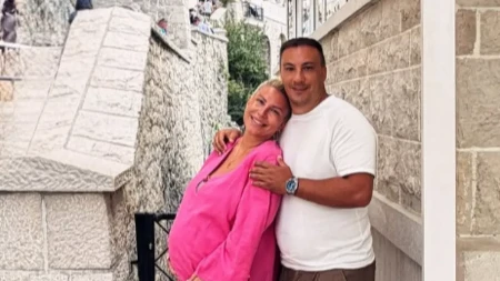  Prvo oglašavanje Dee Đurđević nakon što je mala Iris stigla u porodični dom! Voditeljka puca od sreće