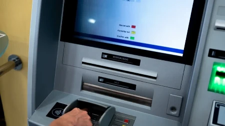 Srbi na udaru nove promene u Austriji - podizanje gotovine na bankomatima nije isto