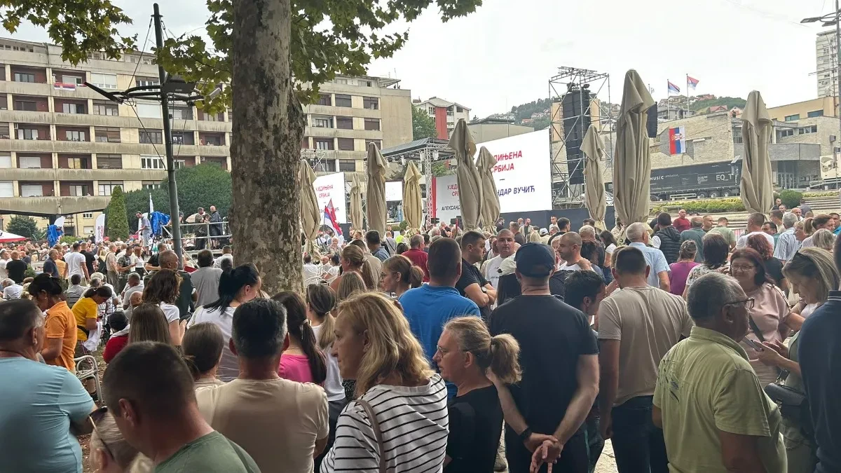 Blokaderi gađali policajce i demolirali autobuse: Oglasio se MUP o skupu u Užicu!