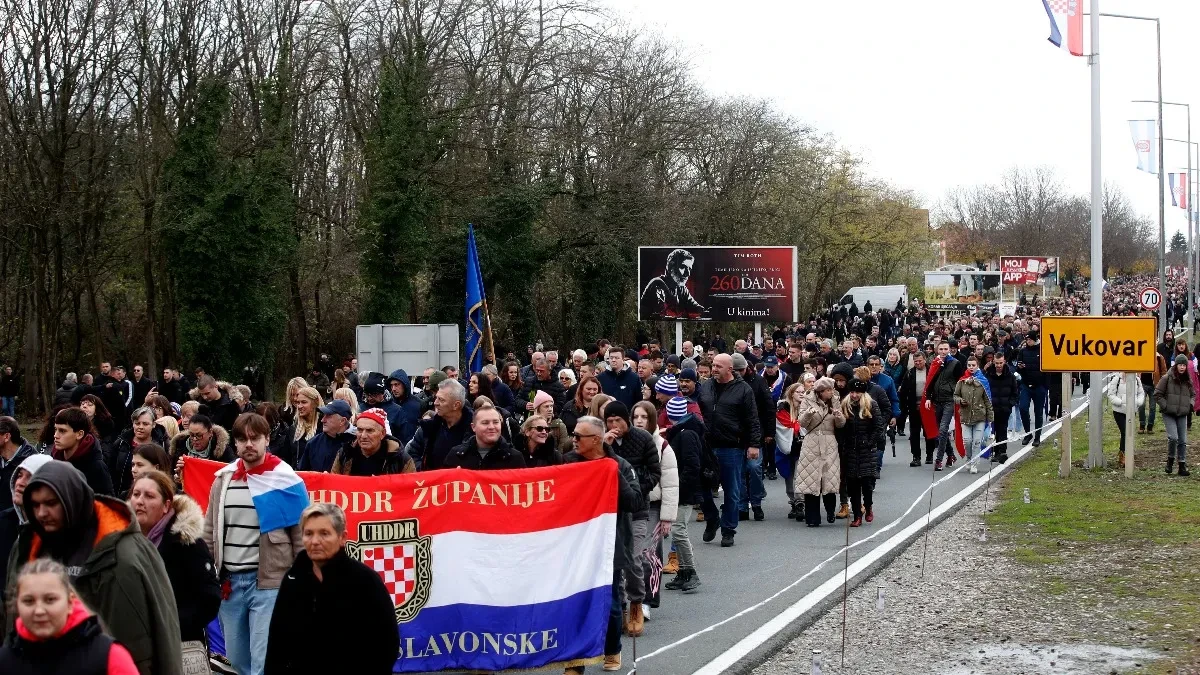 Predsednik Srbije osudio divljanje ustaša na Tompsonovom koncertu u Vukovaru: Pevaju stići će vas naša ruka i u Srbiji četnici, a Evropa ćuti 