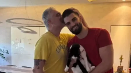 Čeda Jovanović plače, sin ga teši! Objavio emotivnu fotografiju sa naslednikom: "U haosu koji sam napravio od svog života""
